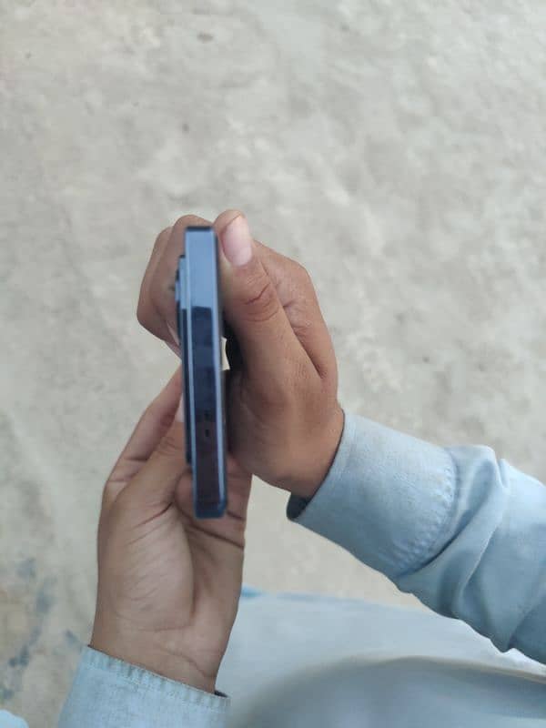 Infinix note 40 with box And original charger 3