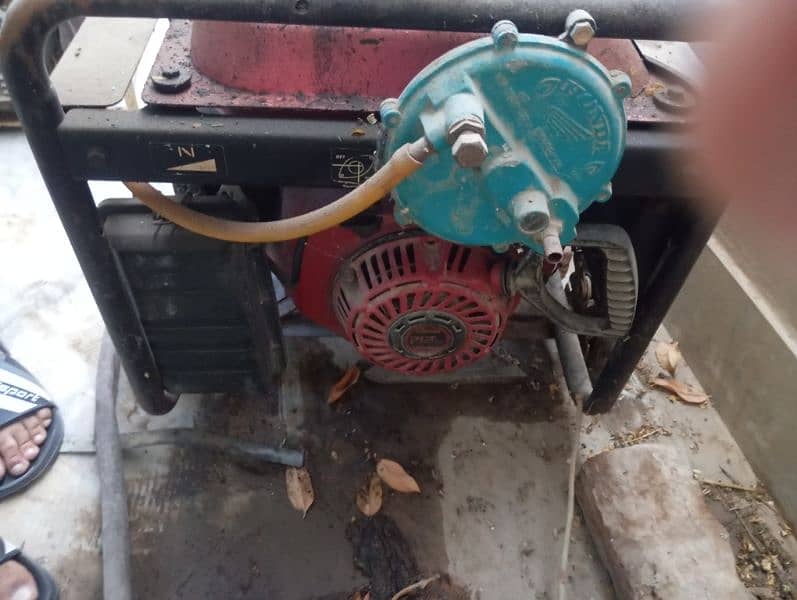 generator URGENT SALE : 1200W 3700W 0