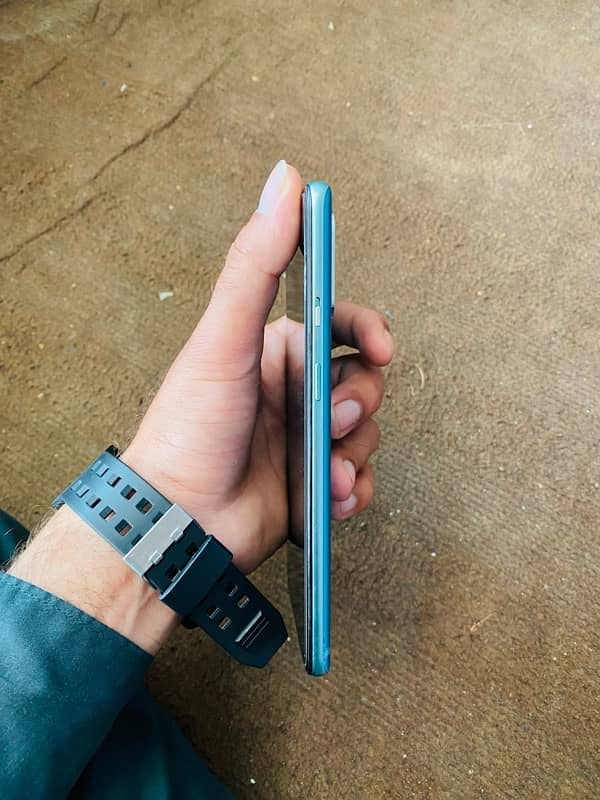One Plus 8T 5G pta approve 12+256 GB all ok no dot no  shad 6