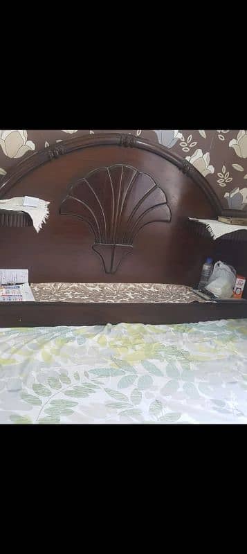 Wooden Double Bed set And Dressing table 3