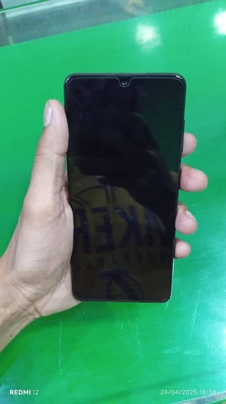 Samsung A31 available 4/128 5