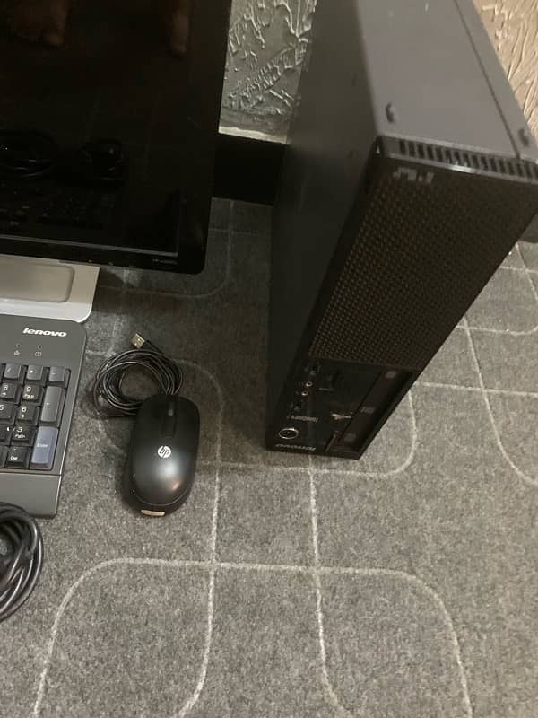 Lenovo Pc for sale with complete setup ( computer ) 3
