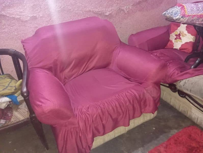 7 seater sofa with cover for free 1