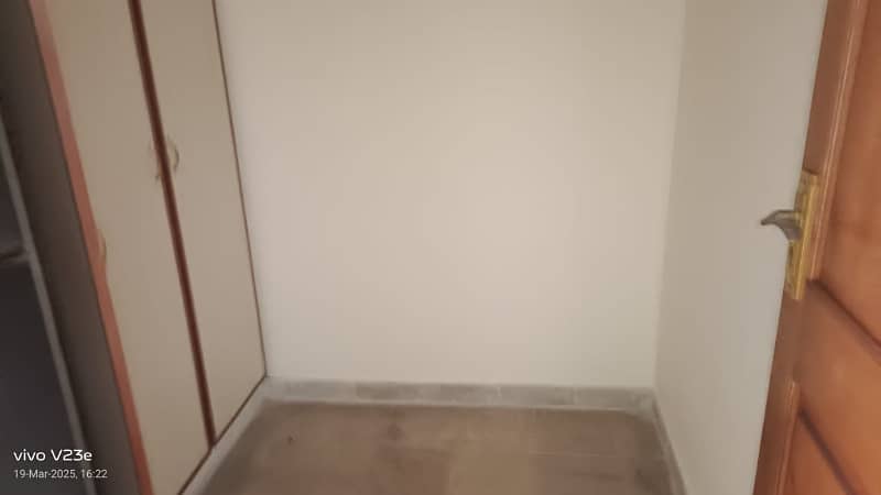 1 Kanal Upper Portion Is Available For Rent In Dha Phase 4 Near Gold Crest Mall 0