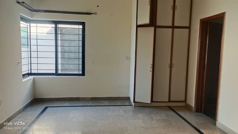 1 Kanal Upper Portion Is Available For Rent In Dha Phase 4 Near Gold Crest Mall 3