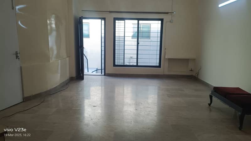 1 Kanal Upper Portion Is Available For Rent In Dha Phase 4 Near Gold Crest Mall 7