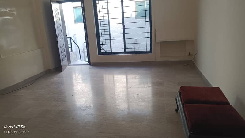 1 Kanal Upper Portion Is Available For Rent In Dha Phase 4 Near Gold Crest Mall 12