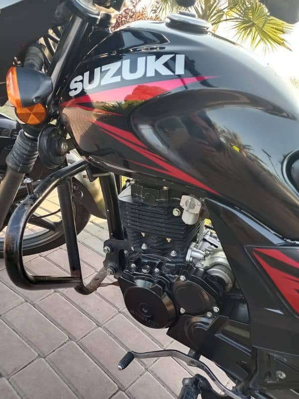 Suzuki GR 150  Model 2022 | Suzuki In Bikes | Total Geniune 3