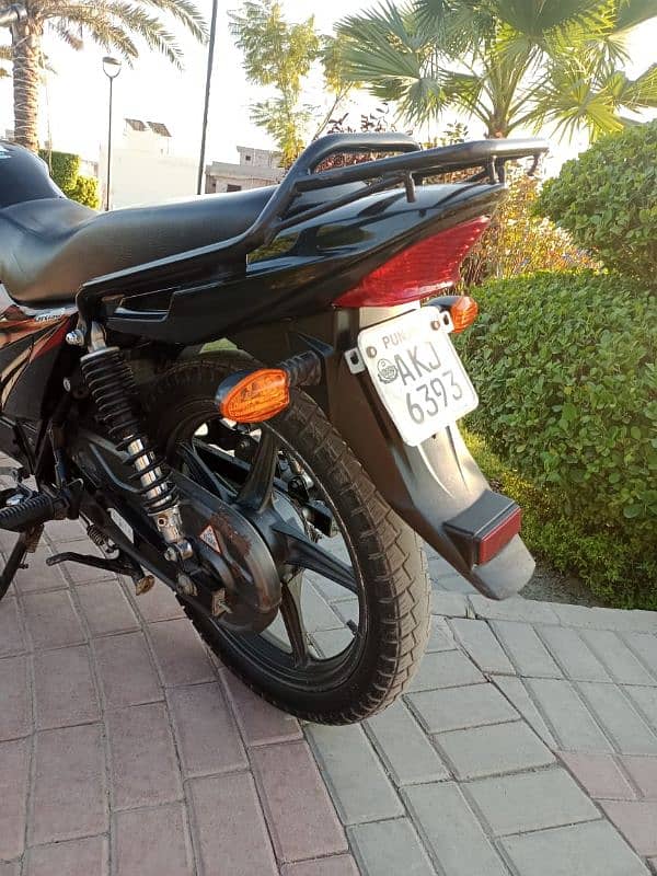 Suzuki GR 150  Model 2022 | Suzuki In Bikes | Total Geniune 8