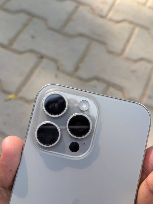 APPLE IPHONE 15 PRO MAX COMPLETE BOX 1