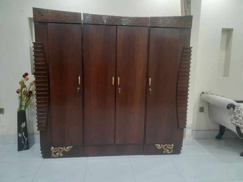 Wardrobe 4 door 3