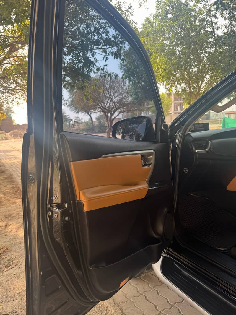 Toyota Fortuner 2.7 V 2021 7