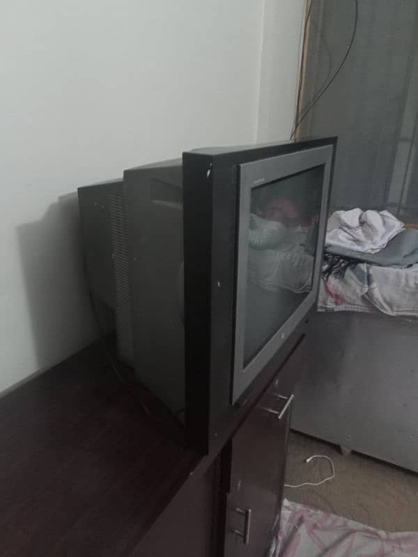 LG TV | 24 inches | Perfect Display | Good Condition | with remote 2
