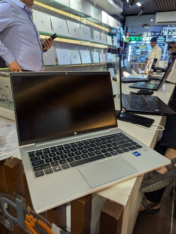 Hp ProBook 640 G8 core i5 11th Generation 2