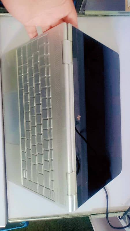 HP Spectre Laptop to Sell 10/10 condition 8