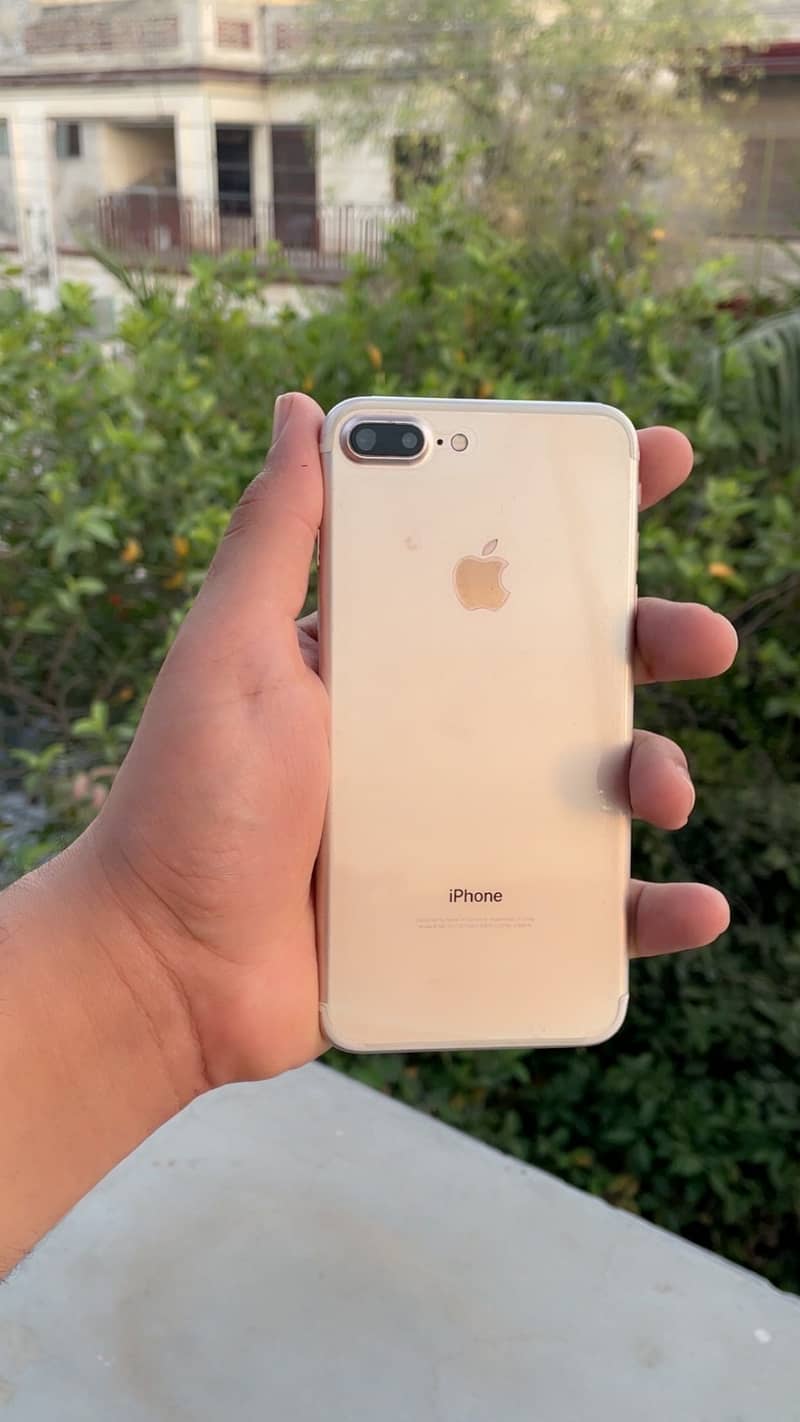 iPhone 7 PLUS 0