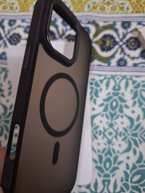 iPhone 16 pro max clear case. 4