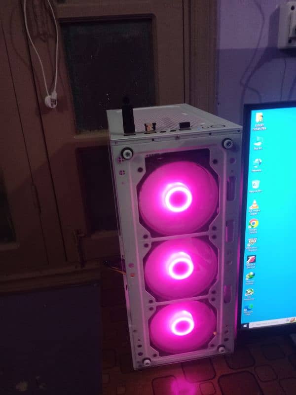 High-Performance Gaming/editing/working PC 6