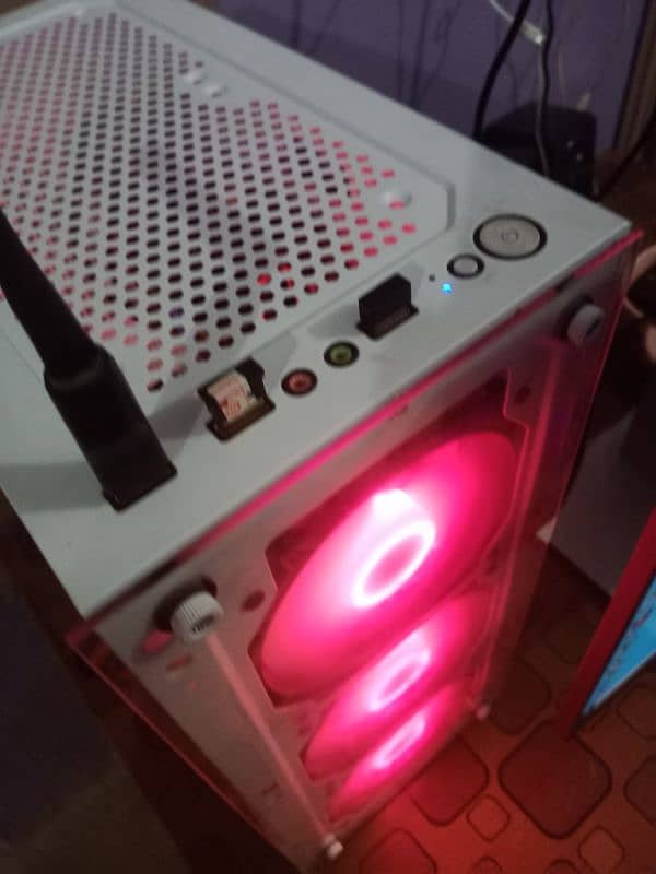 High-Performance Gaming/editing/working PC 7