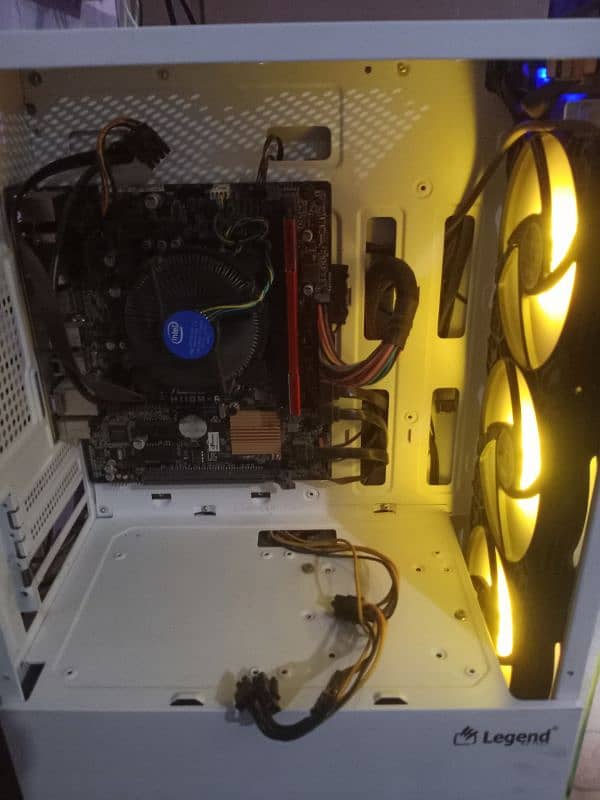 High-Performance Gaming/editing/working PC 8