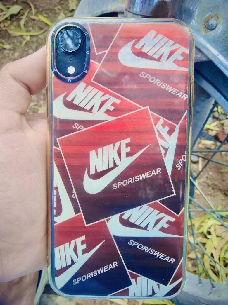 iPhone XR 1