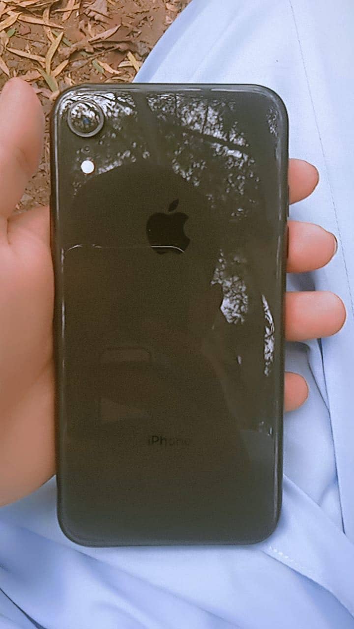 iPhone XR 6