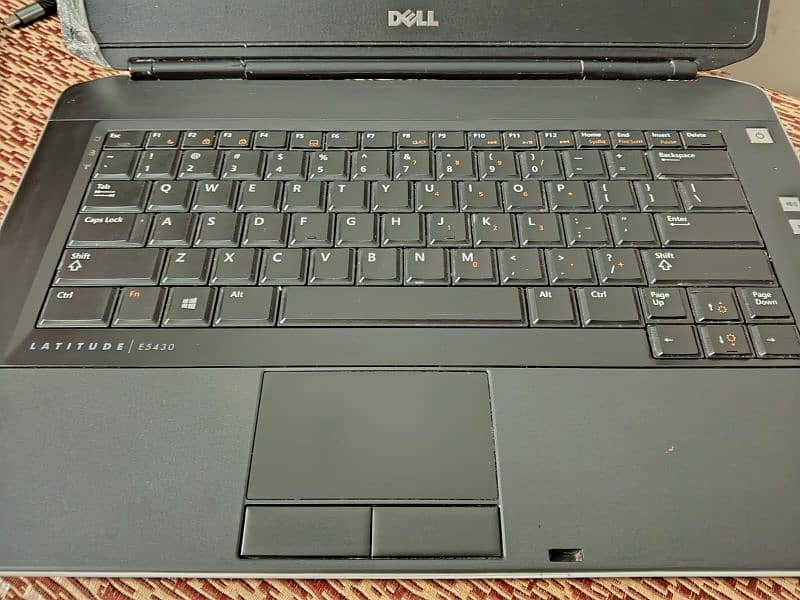 One Week Used Dell i7 LapTop With Charger. 1