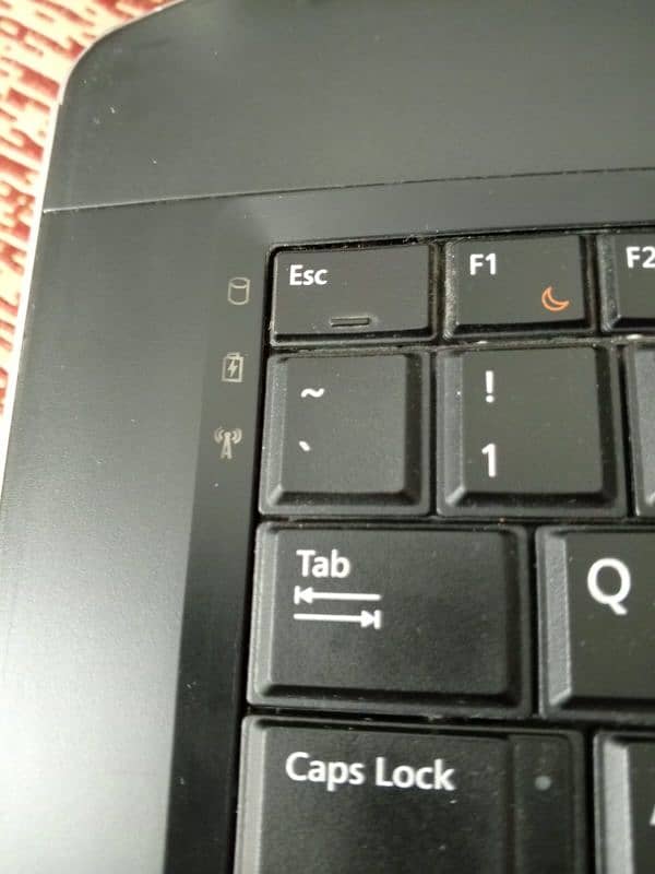 One Week Used Dell i7 LapTop With Charger. 4