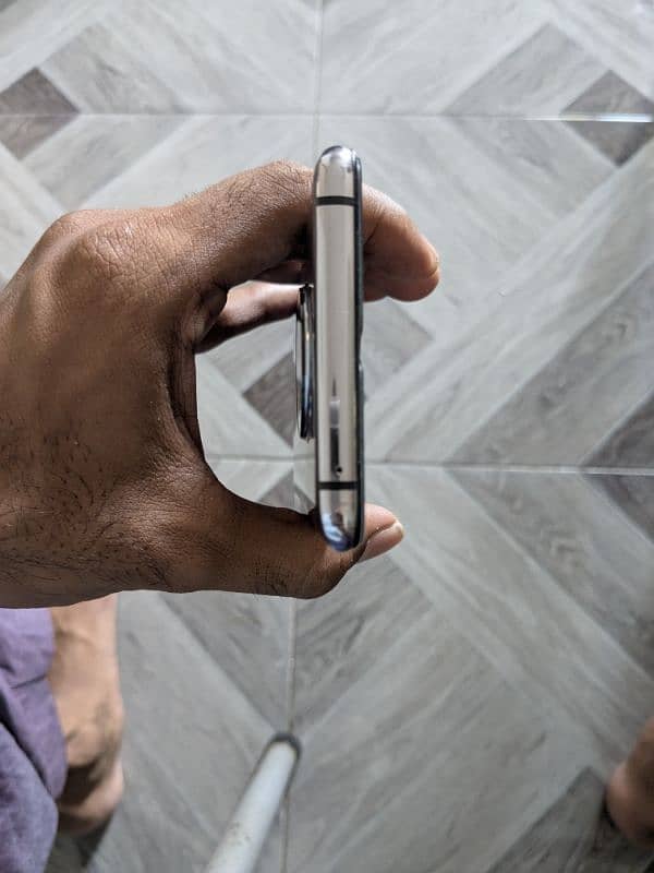 One plus 7T Non-PTA, Excellent condition. 4