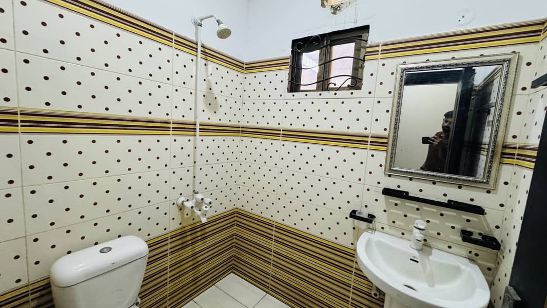 6 Marla Beautiful House Available For Rent In Defence Homes society Sialkot 9
