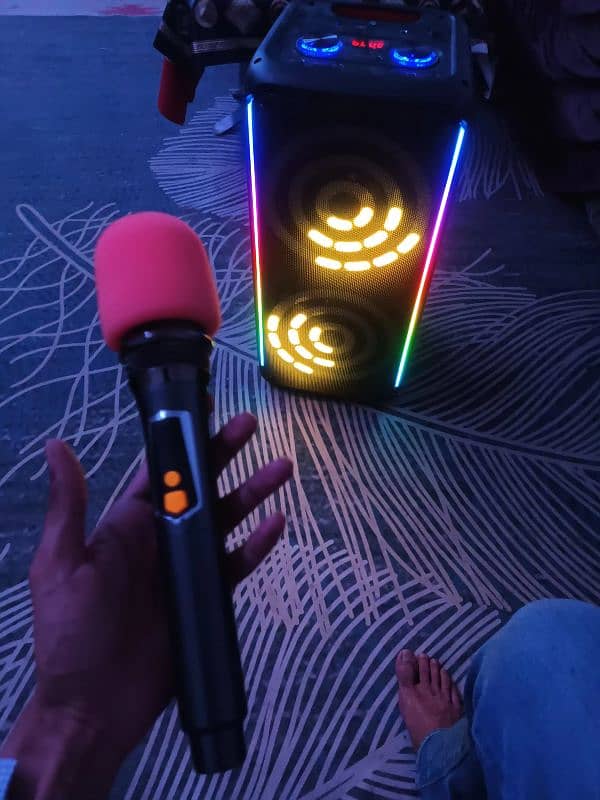 kTS_1912 portable wireless speeker with 2 microphone 4