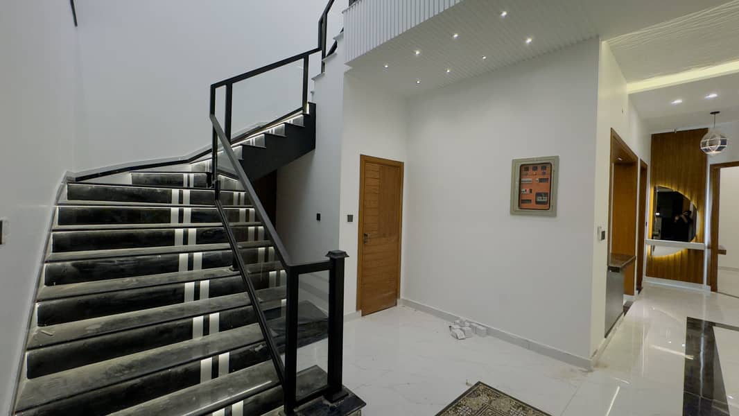 Ultra Modern 10 Marla House For Sale In Kent Housing A Block sialkot 5