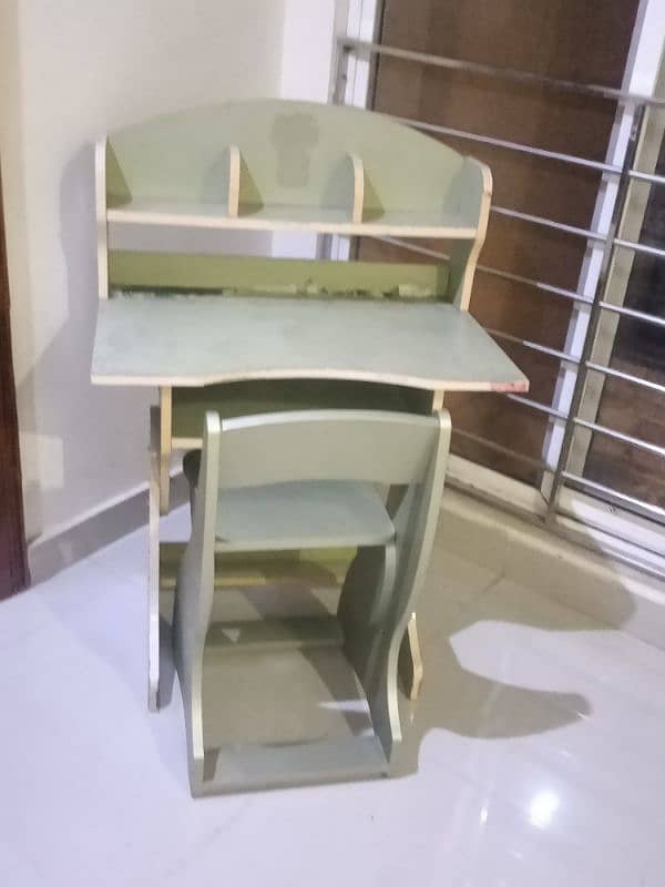 study table with 1 chair 0