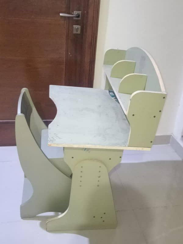 study table with 1 chair 3