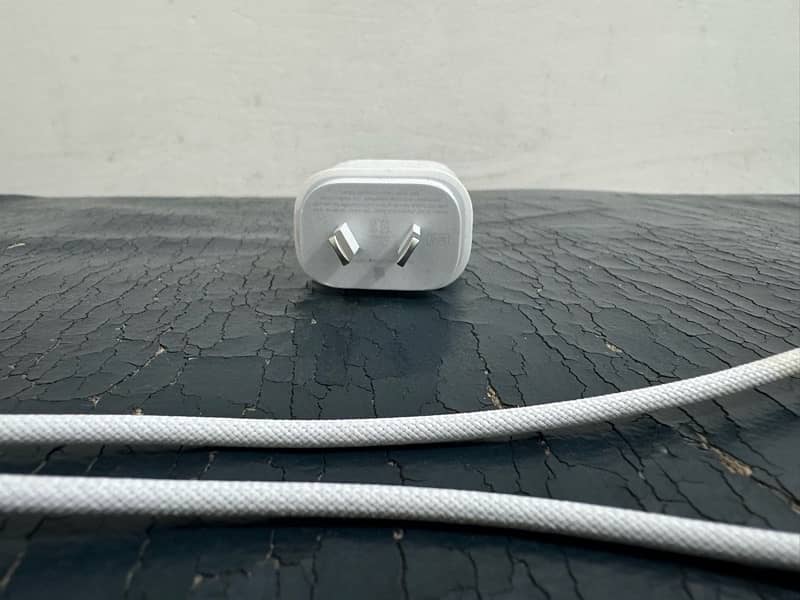 I phone original adapter 20 W with cable 1