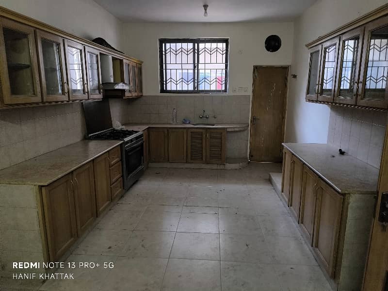 8 Beds & 7 Baths Full House Available For Rent In G9 2
