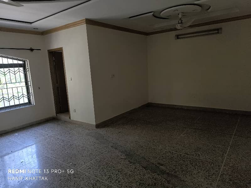 8 Beds & 7 Baths Full House Available For Rent In G9 8