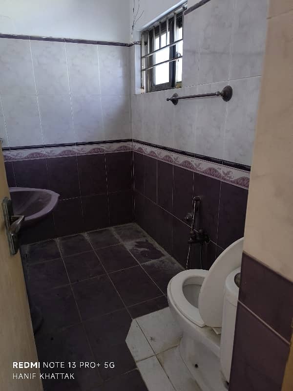 8 Beds & 7 Baths Full House Available For Rent In G9 9
