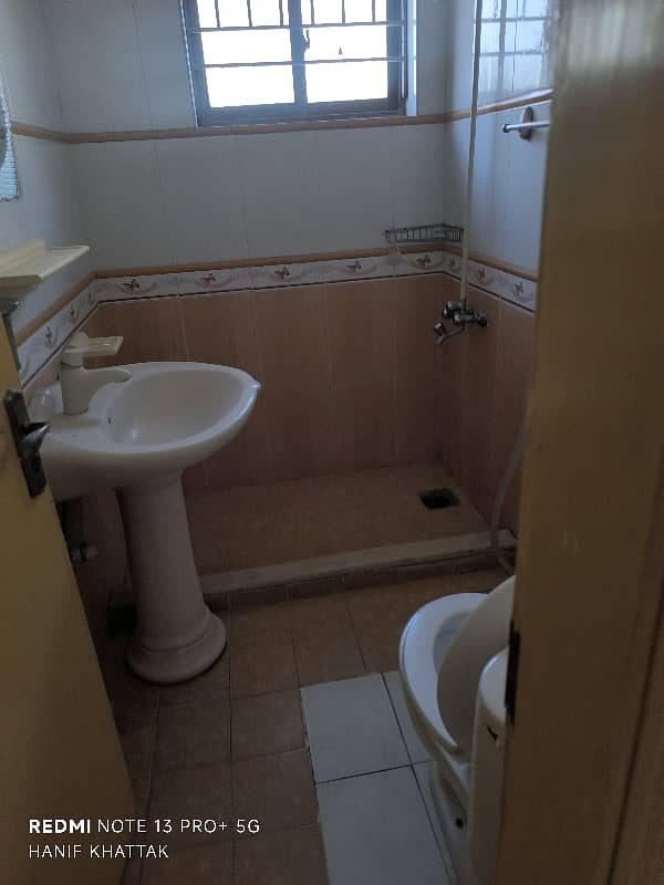 8 Beds & 7 Baths Full House Available For Rent In G9 17