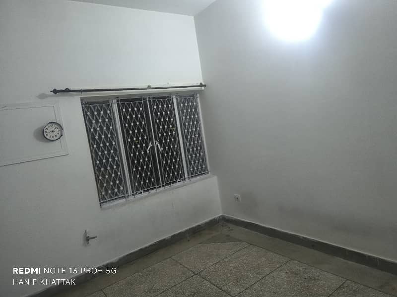2 beds upper portion available for rent in G10 2