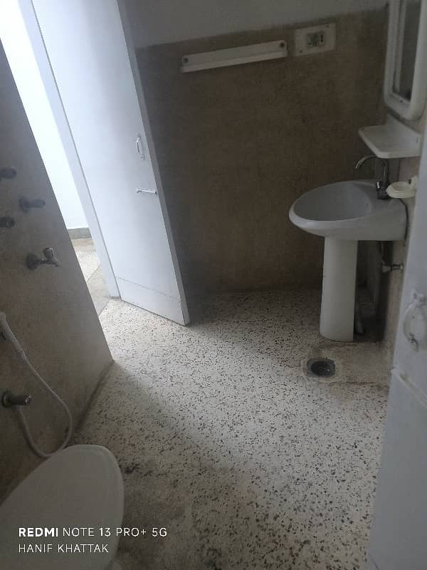 2 beds upper portion available for rent in G10 6