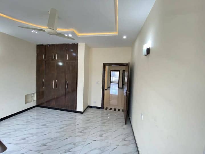 10 Marle Luxury Upper Portion For Rent in C Block Bahria Phase 8 0