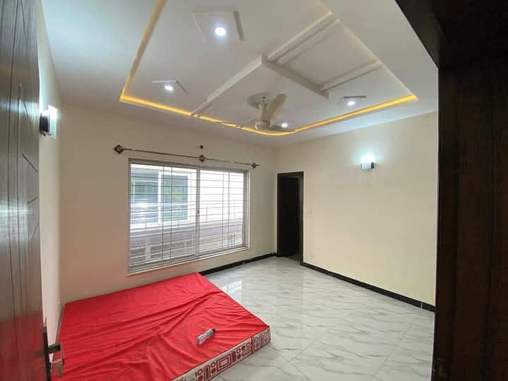 10 Marle Luxury Upper Portion For Rent in C Block Bahria Phase 8 3