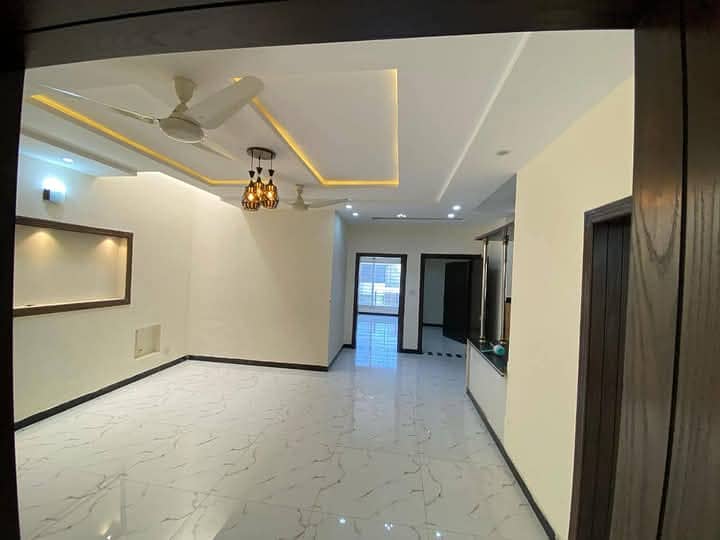 10 Marle Luxury Upper Portion For Rent in C Block Bahria Phase 8 5