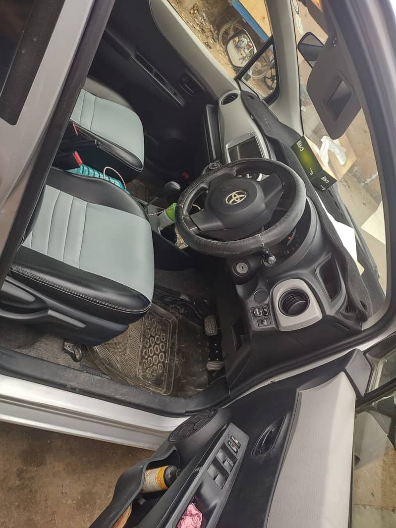 Toyota Vitz 2012 3