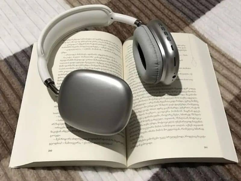 P9 Headphones 0