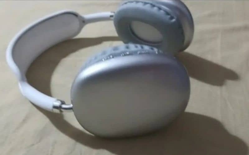 P9 Headphones 4