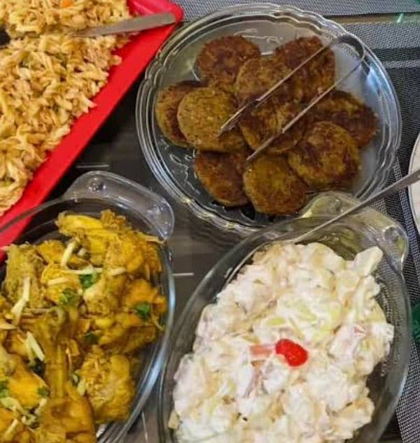 Cook + House Keeper Wanted. 0