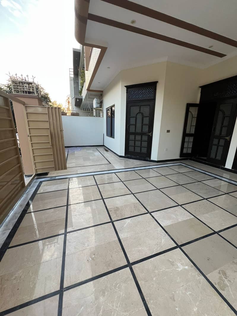 D17/2 MVHS 10 Marla Double Story House Available For Rent 1