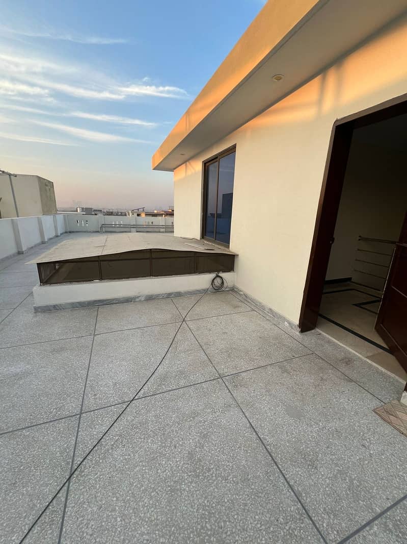 D17/2 MVHS 10 Marla Double Story House Available For Rent 8